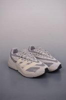 250 Adidas Lightblaze 阿迪透气跑步鞋 麂皮网面拼接 官方同步上架 简约舒适防滑耐磨低帮 休闲老爹鞋 承载青春情怀的板鞋 经典三条杠装饰鞋