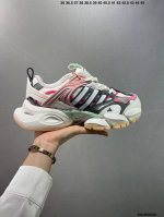 210 公司级Ad Xlg Runner Deluxe 跑步者豪华版系列低帮厚底增高老爹风复古缓震休闲运动慢跑鞋 Ih7797 自从阿迪达斯和巴黎世家合作后，没