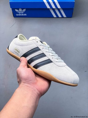 集图 公司级！Adida阿迪达斯Tokyo pack舒适百搭经典休闲运动鞋 此次为Tokyo系列带来三双全新配色，清爽蓝色绒面搭载白色皮革三条纹，增添了复古干净