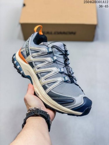 萨洛蒙Salomon Xa Pro 3D 户外轻便机能鞋 Xa Pro 3D 采用现代材料 更新的网眼图案和丰富的颜色进行了改进，是对所罗门最畅销的越野跑鞋之一