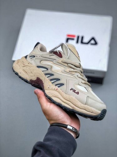 斐乐Fila Fern蕨草系列老爹风增高复古中性休闲运动慢跑鞋 升级原楦原纸版数据开发版型 采用环保太空革拼接斜纹网眼布鞋面材质 独立发泡Eva中底+耐磨橡胶外