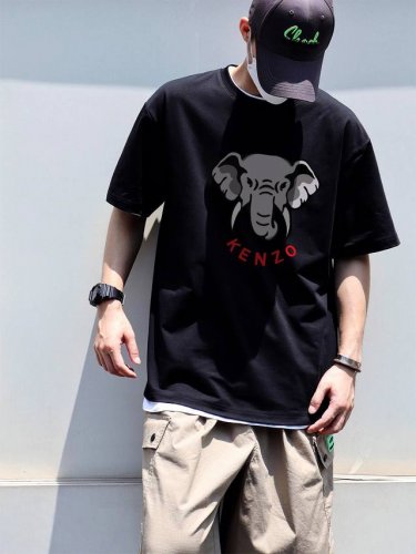 上新！Kenzo 新款图案短袖T恤，夏季必入单品！真的超酷！ 高密针织圆领设计，平整简约！亲肤透爽！T恤面料的柔软性舒适性无可挑剔！男女均可驾驭，打破性别局限性