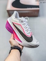 nk Zoomx Invincible Run Flyknit 6 轻量跑鞋 飞织低帮休闲运动慢跑鞋 厚底增高 老爹鞋 此鞋专为短跑运动员而生 是为 5 至 1