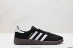 公司级adidas Handball Spezial 官方正确版本 阿迪达斯经典款 复古休闲板鞋 全鞋采用反毛皮制作 牛筋耐磨大底 承载青春情怀的板鞋 经典三条