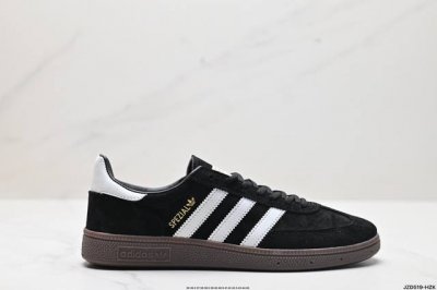 公司级adidas Handball Spezial 官方正确版本 阿迪达斯经典款 复古休闲板鞋 全鞋采用反毛皮制作 牛筋耐磨大底 承载青春情怀的板鞋 经典三条