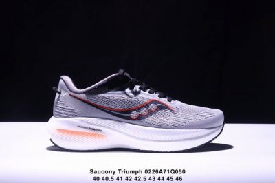 公司级 Saucony Triumph 索康尼胜利旗舰级缓震型跑鞋 性能相比前几代再升级：鞋面采用全新升级的工学网设计 贴合脚部更透气 中底部分使用最新的Pwr