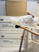 路易威登 Louis Vuitton Lv路易威登板鞋 新款 Lv Trainer最新配色运动鞋 L家 篮球鞋风格运动鞋 该鞋由艺术总监 Virgil Ablo
