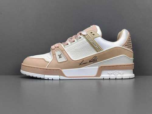渠道优势 专柜版 驴牌 Lv Trainer 情侣限定系列 休闲 低帮 时尚板鞋 尺码 35-46 脚宽 拿正常码 原版订制压纹粒面小牛皮 非市面超纤皮 大家要