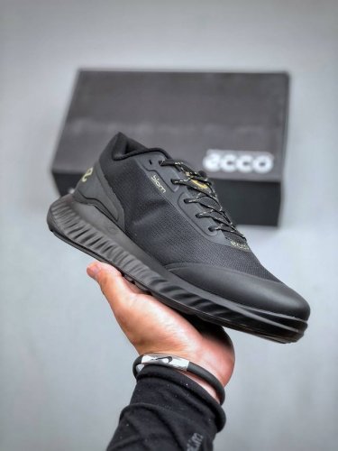 Ecco 爱步广东订单品质 运动跑鞋 休闲鞋 官网同款 彩用进口皮牛材质 一比一复刻 采用独特ecco家族制鞋工艺 鞋面走线清晰精整 突显运动舒适 休闲时尚大气