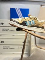 180 adidas 阿迪达斯罗马系列 Forum 84 Low Shoes 饰有摩登细节的Forum 经典板鞋运动鞋休闲篮球运动鞋。当Adidas Forum