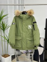 外贸保真版：Mlb 军绿 鹅绒带毛领工装羽绒服 优质的鸭绒！80%灰鹅绒20%鹅毛，231G，蓬松度，充绒量，手感各方面都没得挑，几乎感觉不到毛梗，更不用担心钴