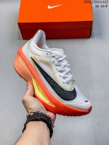 公司级带半码 nike Air Zoom Alphafly Next% Fly6 整体采用前作的设计语言 并且对后者的细节进行升级 马拉松和长距离路跑的性能极限