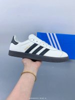 adidas Originals Gazelle Indoor 三叶草休闲防滑耐磨低帮板鞋 鞋头出色设计 塑就出众贴合感 稳固的后跟贴合足部曲线设计 软弹舒适