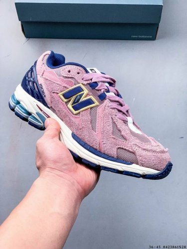 New Balance M1906Ri Nb宝藏老爹鞋款，复古元素叠加，质感超级棒，楦版型材料细节做工精细，货如实拍图 作为Nb最经典的档案鞋型之一，与 2一样