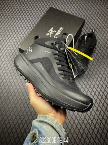 T 始祖鸟BORA Kragg Shoes覆盖透气男越野跑鞋 官方同步上架适合技术路线单日徒步穿着也可以一脚蹬穿法 aeriosflgtx鞋受到长途野外跑步鞋的