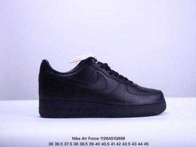 200 Nike/耐克 男女鞋真标带半码，原楦原纸版数据开发版型，采用硬质荔枝纹牛剖皮革鞋面材质，内置全掌Air Sole气垫经典白黑配色，耐克Nike Air
