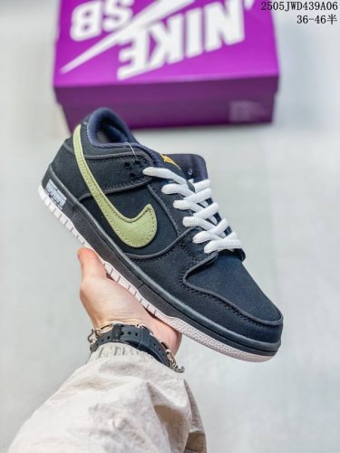 真标 耐克 Nike Sb Dunk Low Pro 男女同款运动鞋复古板鞋。采用柔软皮革鞋面，经久耐穿，塑就如元年款 Dunk 般的复古质感。鞋头透气孔，搭配
