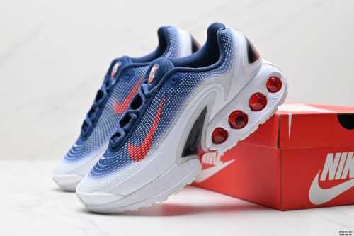 公司级Nike Air Max Dn 耐克2024全新气垫跑鞋 #全新鞋款在同侧采用了四个圆柱仓式的设计 不仅有防滑耐磨性功能 还搭配了周围一圈柔软的泡棉材质