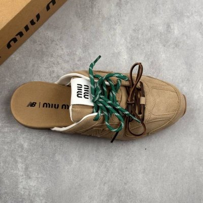 本地290 核心私 miumiu X New Balance 530系列 意大利奢侈品牌/缪缪联名款 低帮经典复古休闲半拖 #鞋款采用解构和轻盈的设计，彷旧的布