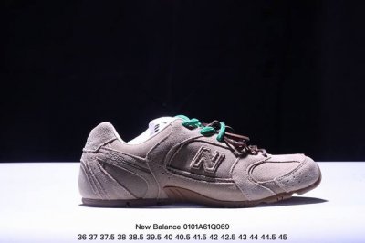 New Balance 新百伦 530缪缪miu Miu 联名系列 男女鞋半码制，升级原楦原纸版数据开发，全套配件防尘袋及说明书，采用硬质牛剖革组合网织布鞋面材