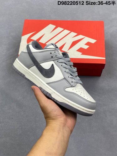 nike Dunk Sb Low 定制配色 Dunk Sb顾名思义，具有经典的Dunk血缘，又注入了更多的时尚元素。相较于普通的Dunk滑板鞋，改良版的Dunk
