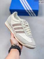 阿迪达斯adidas Originals Sl 72 Rs Fv4430 阿迪经典复古慢跑鞋 鞋款采用舒爽尼龙鞋面、绒面革饰面和皮革细节等设计。与此同时，搭载着