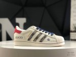 公司级带半码 阿迪达斯 三叶草Adidas Originals Superstar 经典贝壳头系列低帮百搭休闲运动板鞋Supreme限定 货号： Sd6805