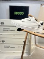 Ecco爱步男鞋轻便透气舒适耐穿 亲肤吸汗舒适内里 防滑防磨 持久干爽 简约粗绳系带 穿脱更加方便 柔韧防滑大底 鞋底立体凹槽 凹凸花纹加持 增强防滑减震性能