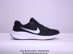 公司级nike Revolution 7透气 低帮 跑步鞋兼顾迅疾外观和稳固脚感，后跟覆面和中足动态支撑巧妙融合，缔造稳定顺畅的迈步体验 货号：Fb2207-0