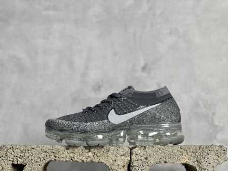 Nk Vapormax Flyknit 耐克飞织透气休闲全掌大气垫跑鞋 849557-002 #鞋款鞋面依然采用flyknit材质提供出色的舒适度和透气性。除了 - 点击图像关闭