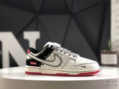 310 公司级带半码Nike Dunk Low 此款主张打破传统的工业化流水线设计限制，以Made By Ideas的超级创意为理念，集结众多潮流设计师，结合时