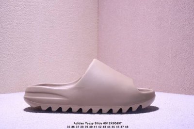 west X Adidas Yeezy Slide Glow Green 椰子户外风格沙滩涉水百搭运动穿搭拖鞋拖鞋 Yeezy Slide 采用 Eva 泡棉以