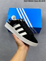 adidas Originals Campus 00S 面包鞋 鞋款以经典复古鞋型 Campus 为蓝本打造全新面包鞋 鞋身采用绒面皮料搭配常规皮革 质感上还是