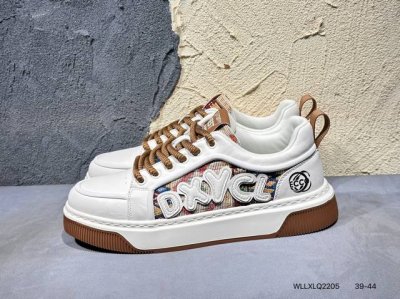新品上市实拍 Ecco爱步 广东原版透气 配备原版三件套 防尘纸 高弹大底 全头层牛皮 新款百搭休闲款 纯手工制成 鞋面走线工整 清晰质感 原单品质 拼接运动透