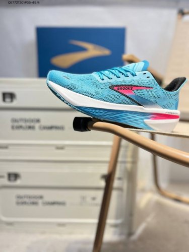 brooks 布鲁克斯 Glycerin Max 超弹轻盈跑步鞋 实拍首发 低帮透气缓震支撑休闲运动慢跑鞋 采用改进工程空气网眼组合热熔工艺 鞋面材质搭载Dna