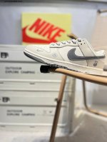 斯图西 X Nike Sb Dunk Low 大厂出品 极力推荐 新配色 原装头层材料 独家版型蒸餾加工 帶來的是更好的视觉和脚感体验 大厂纯原品质出货 清洁度