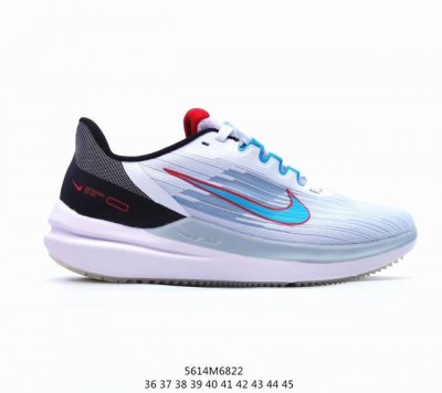 耐克 Nike Zoom Winflo 9 登月新款运动休闲缓震跑步鞋 该鞋款采用改良版网眼布和增加泡棉设计，专为驾驭耐力跑而设计，出色的缓震性能可助力你心无旁