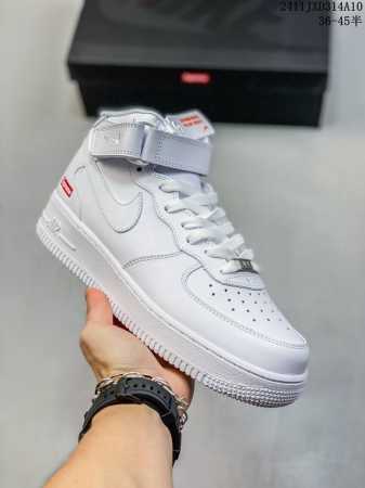 公司级带半码耐克Nike AIR FORCE 7 空军一号低帮百搭休闲运动板鞋。柔软、弹性十足的缓震性能和出色的中底设计，横跨复古与现代的外型结合，造就出风靡全 - 点击图像关闭