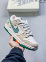 Nk Dunk Low Cny龙年限定 新中式定制三太子敖丙 Sb低帮休闲板鞋 设计灵感来自于中国经典神话人物东海三太子敖丙swoosh使用钢印工艺 呈现蛟龙出