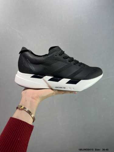 公司级Adidas Adizero Adios 4 M 阿迪超轻透气缓震跑鞋 整体外观造型与Adizero Adios pro Evo 1非常相似 中底配置方面