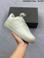 180 公司级耐克Nike Air Force 1‘07 空军一号低帮百搭休闲运动板鞋。柔软、弹性十足的缓震性能和出色的中底设计，横跨复古与现代的外型结合，造就