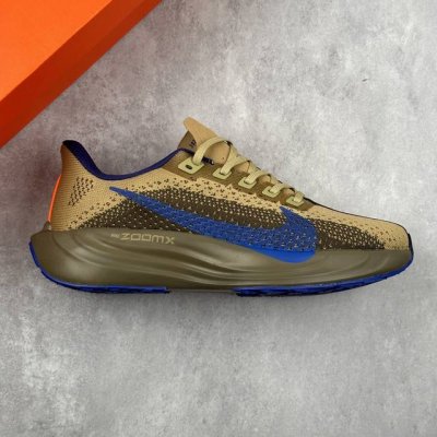 本地 核心私 Nike Pegasus Plus 飞马系列透气缓震运动跑鞋 #全新一代拥有 Zoom Air 一如既往的稳定感和流畅感 鞋面采用工程网眼设计 为