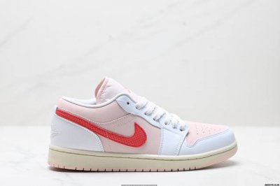 公司级Nike Air Jordan 1 Low Aj1乔1低帮休闲板鞋 同步官方配色 头层皮打造 正确满胶鞋垫 四线拉帮 原厂织唛标 鞋舌高弹海绵填充 官方货