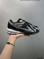 公司级New Balance M1906系列复古单品宝藏老爹鞋款 公司级版本复古元素叠加 质感超级棒 楦版型材料细节做工精细 作为Nb最经典的档案鞋型之一 与