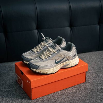 核心私 Nike Mns Initiator 耐克运动鞋男女款潮流时尚 原楦原纸版数据开发 货号：Hq1179 001 尺码：36 37 37.5 38 38.