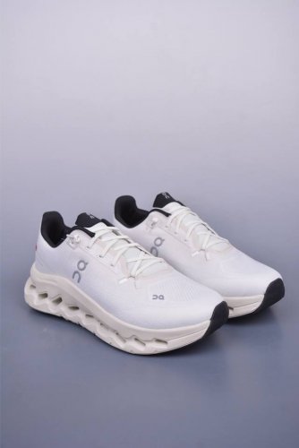 On昂跑 Cloudtilt Loewe 户外街头机能风跑步鞋 Cloud Hi Edge户外机能融合街头潮流 越界开启全新都市探索 Cloudtec专利科技鞋