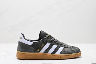 公司级Adidas Handball Spezial 官方正确版本 阿迪达斯经典款 复古休闲板鞋 全鞋采用反毛皮制作 牛筋耐磨大底 承载青春情怀的板鞋 经典三条