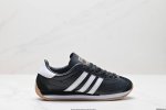 公司级阿迪达斯 Adidas WB Country 生胶底 秀气大方的鞋型 气质修身。以现代设计融合复古跑步和足球风，采用锦纶和绒面革鞋面，灵感源自70年代 c