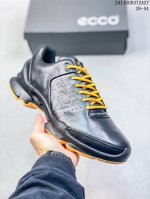 真标 新百伦 New Balance M1906系列 复古运动鞋单品宝藏老爹鞋款。作为nb最经典的档案鞋型之一，与 2一样，1906有着nb最成熟的技术加持和复
