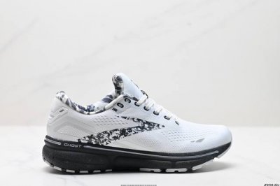 公司级Brooks Ghost 15 布鲁克斯减震耐磨训练女子防滑跑步运动鞋 款跑鞋以其卓越的缓震性能和舒适度备受青睐，采用了Biomogo Dna自适应缓震中